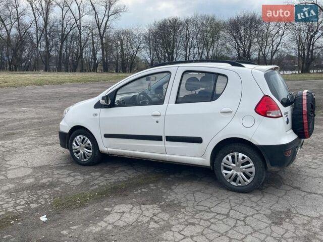 Білий Джилі ГХ2, об'ємом двигуна 1.34 л та пробігом 48 тис. км за 2550 $, фото 4 на Automoto.ua