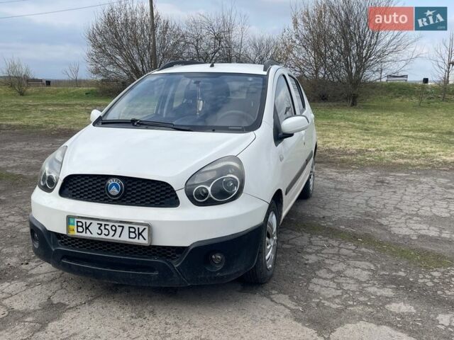 Білий Джилі ГХ2, об'ємом двигуна 1.34 л та пробігом 48 тис. км за 2550 $, фото 2 на Automoto.ua