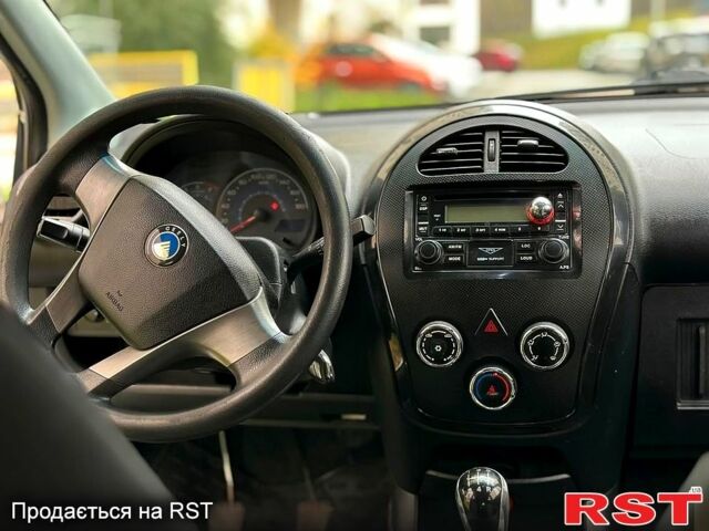 Белый Джили ГХ, объемом двигателя 1.3 л и пробегом 186 тыс. км за 2800 $, фото 8 на Automoto.ua