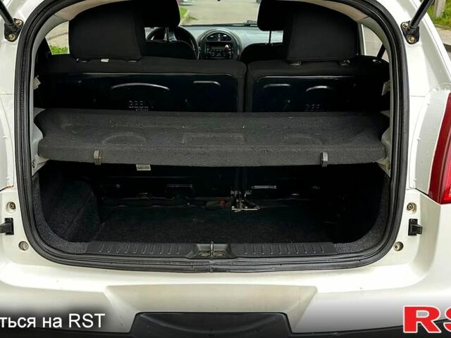 Білий Джилі ГХ, об'ємом двигуна 1.3 л та пробігом 186 тис. км за 2800 $, фото 5 на Automoto.ua