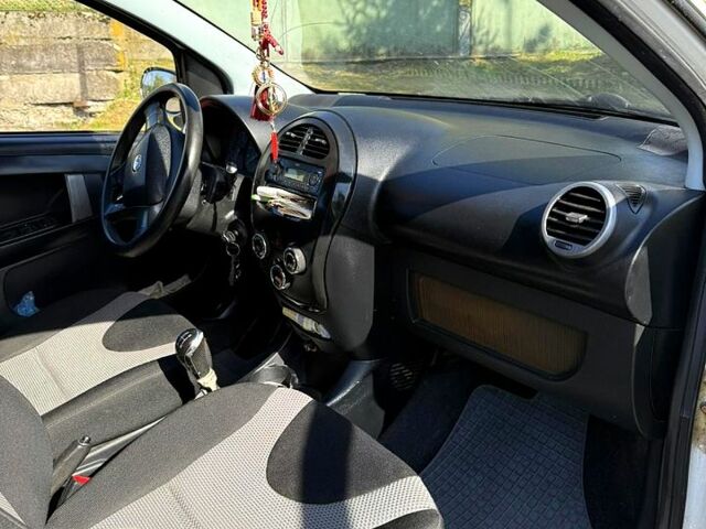 Білий Джилі ГХ, об'ємом двигуна 1.3 л та пробігом 80 тис. км за 2500 $, фото 7 на Automoto.ua