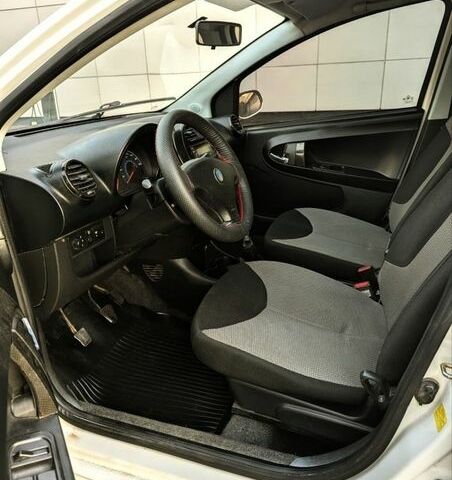 Білий Джилі ЛЦ, об'ємом двигуна 1.34 л та пробігом 130 тис. км за 2500 $, фото 14 на Automoto.ua