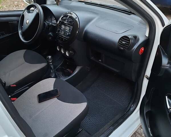 Белый Джили ЛЦ, объемом двигателя 1.34 л и пробегом 120 тыс. км за 2700 $, фото 5 на Automoto.ua