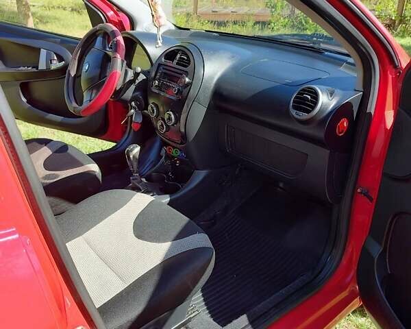 Джилі ЛЦ 2012 у Кривому Розі на Automoto.ua Червоний Джилі ЛЦ, об'ємом двигуна 1.34 л та пробігом 129 тис. км за 3000 $, фото 2 на Automoto.ua