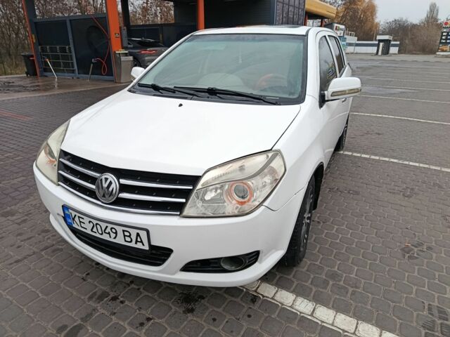 Белый Джили МК Кросс, объемом двигателя 1.5 л и пробегом 170 тыс. км за 2500 $, фото 2 на Automoto.ua