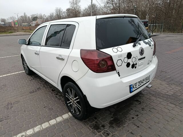 Белый Джили МК Кросс, объемом двигателя 1.5 л и пробегом 170 тыс. км за 2500 $, фото 6 на Automoto.ua