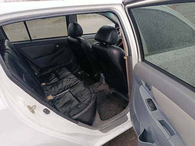 Белый Джили МК Кросс, объемом двигателя 1.5 л и пробегом 170 тыс. км за 2500 $, фото 10 на Automoto.ua