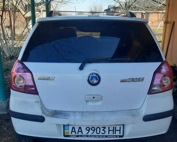 Білий Джилі МК Крос, об'ємом двигуна 1.5 л та пробігом 107 тис. км за 3000 $, фото 1 на Automoto.ua