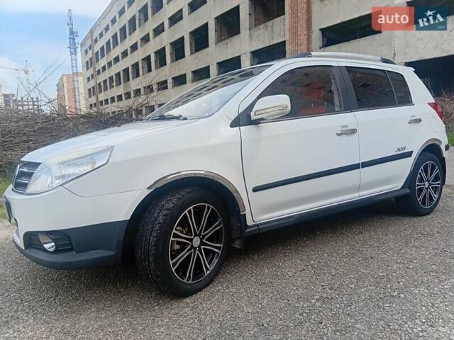 Белый Джили МК Кросс, объемом двигателя 1.5 л и пробегом 56 тыс. км за 5000 $, фото 6 на Automoto.ua