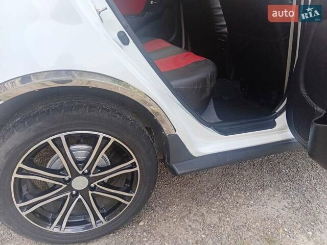 Белый Джили МК Кросс, объемом двигателя 1.5 л и пробегом 56 тыс. км за 5000 $, фото 20 на Automoto.ua