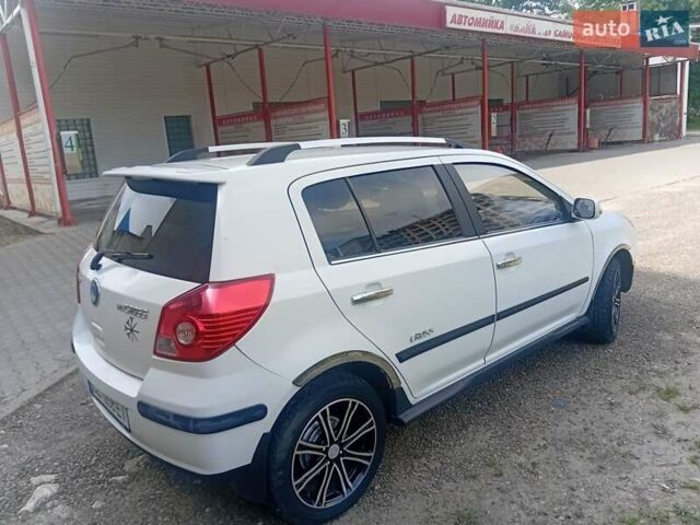 Белый Джили МК Кросс, объемом двигателя 1.5 л и пробегом 56 тыс. км за 5000 $, фото 4 на Automoto.ua