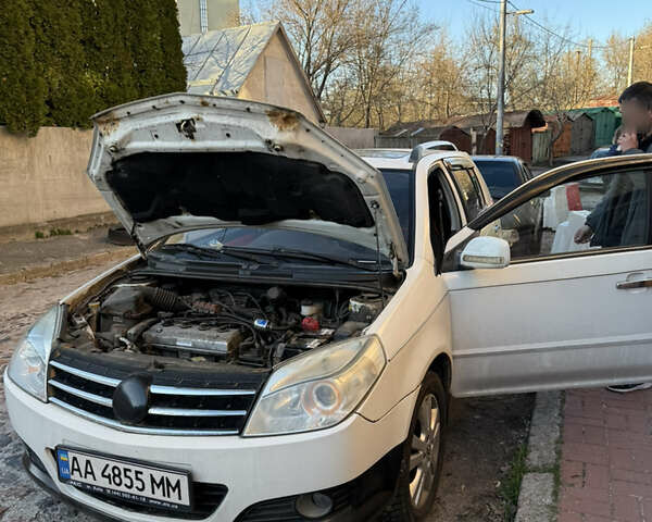 Белый Джили МК Кросс, объемом двигателя 1.5 л и пробегом 190 тыс. км за 2800 $, фото 6 на Automoto.ua