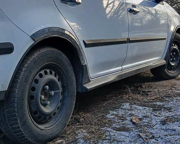 Білий Джилі МК Крос, об'ємом двигуна 1.5 л та пробігом 90 тис. км за 2800 $, фото 2 на Automoto.ua