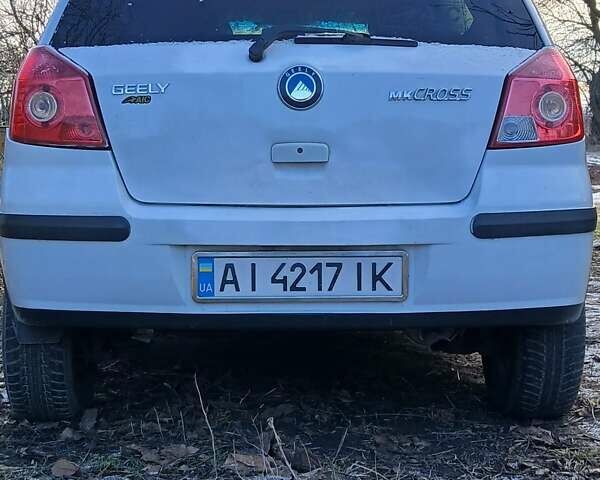 Белый Джили МК Кросс, объемом двигателя 1.5 л и пробегом 90 тыс. км за 2400 $, фото 4 на Automoto.ua
