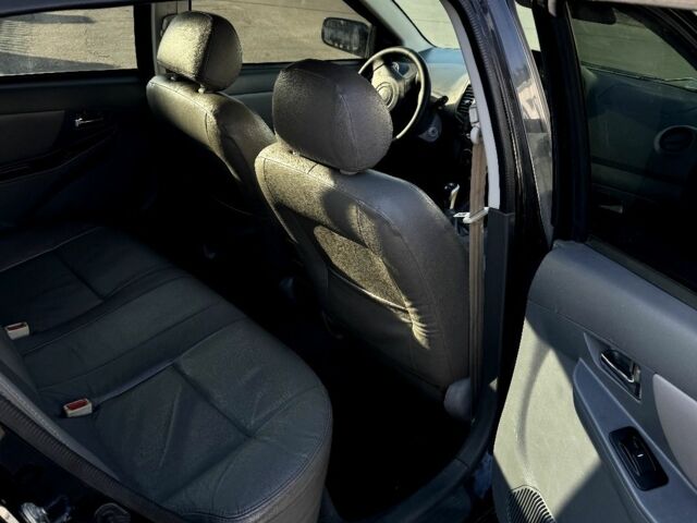 Черный Джили МК Кросс, объемом двигателя 1.5 л и пробегом 153 тыс. км за 3100 $, фото 5 на Automoto.ua