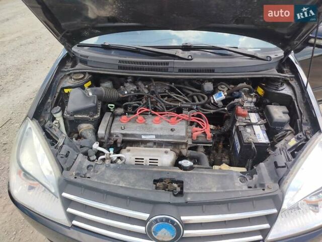 Черный Джили МК Кросс, объемом двигателя 1.5 л и пробегом 150 тыс. км за 2999 $, фото 2 на Automoto.ua