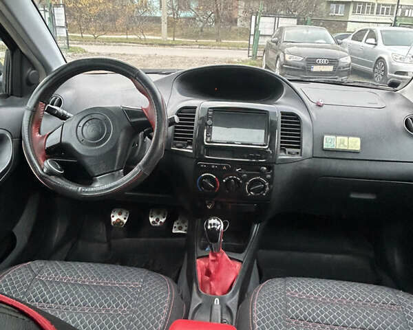 Чорний Джилі МК Крос, об'ємом двигуна 1.5 л та пробігом 103 тис. км за 2999 $, фото 9 на Automoto.ua