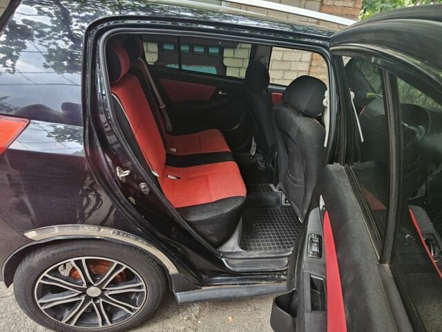 Черный Джили МК Кросс, объемом двигателя 1.5 л и пробегом 116 тыс. км за 2900 $, фото 5 на Automoto.ua