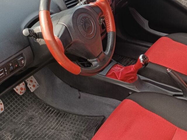 Чорний Джилі МК Крос, об'ємом двигуна 1.5 л та пробігом 100 тис. км за 3900 $, фото 4 на Automoto.ua