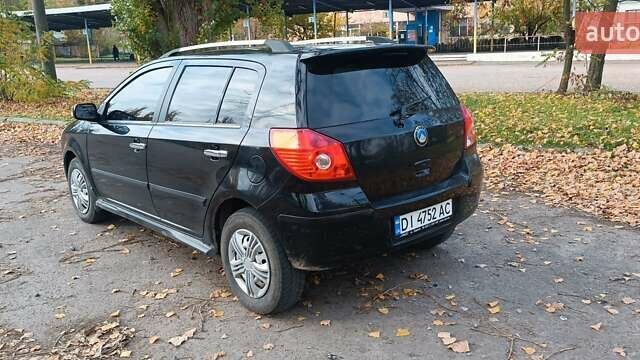 Чорний Джилі МК Крос, об'ємом двигуна 1.5 л та пробігом 100 тис. км за 3900 $, фото 1 на Automoto.ua