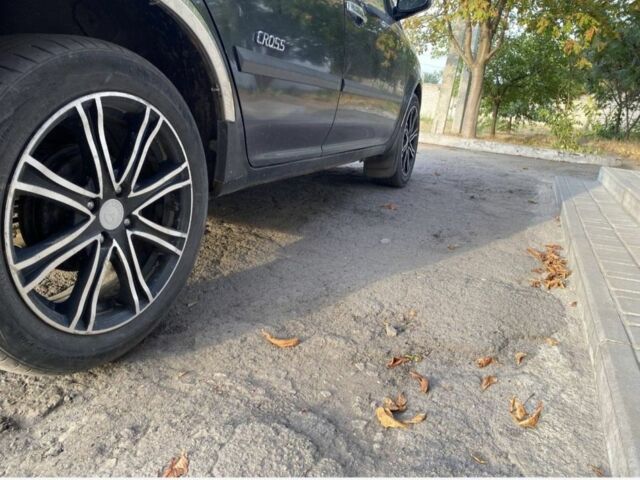 Джили МК Кросс 2012 в Павлограде на Automoto.ua Черный Джили МК Кросс, объемом двигателя 1.5 л и пробегом 1000 тыс. км за 3200 $, фото 2 на Automoto.ua