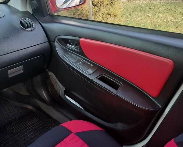 Красный Джили МК Кросс, объемом двигателя 1.5 л и пробегом 359 тыс. км за 3000 $, фото 6 на Automoto.ua