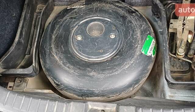 Серый Джили МК Кросс, объемом двигателя 1.5 л и пробегом 90 тыс. км за 2900 $, фото 14 на Automoto.ua