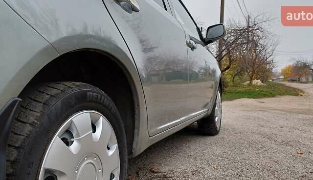 Серый Джили МК Кросс, объемом двигателя 1.5 л и пробегом 90 тыс. км за 2900 $, фото 3 на Automoto.ua