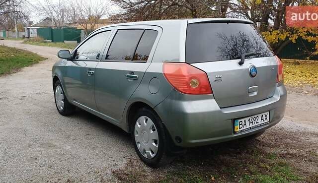 Серый Джили МК Кросс, объемом двигателя 1.5 л и пробегом 90 тыс. км за 2900 $, фото 5 на Automoto.ua