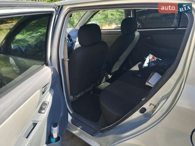 Серый Джили МК Кросс, объемом двигателя 1.5 л и пробегом 105 тыс. км за 2800 $, фото 2 на Automoto.ua