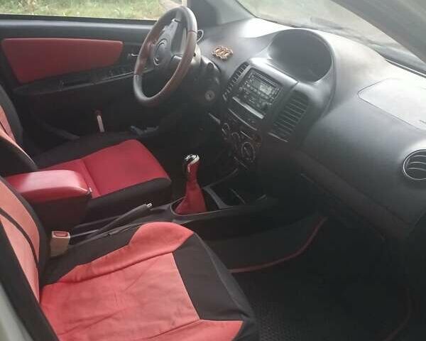 Джилі МК Крос 2013 у Харкові на Automoto.ua Сірий Джилі МК Крос, об'ємом двигуна 1.5 л та пробігом 117 тис. км за 2800 $, фото 6 на Automoto.ua