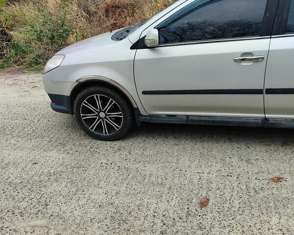 Сірий Джилі МК Крос, об'ємом двигуна 1.5 л та пробігом 42 тис. км за 4100 $, фото 2 на Automoto.ua