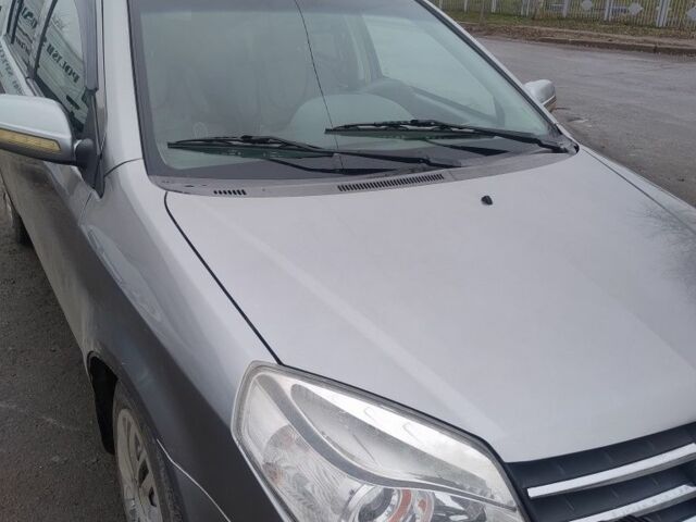 Серый Джили МК Кросс, объемом двигателя 1.5 л и пробегом 130 тыс. км за 3000 $, фото 3 на Automoto.ua