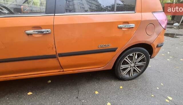Джилі МК Крос 2012 у Києві на Automoto.ua Помаранчевий Джилі МК Крос, об'ємом двигуна 1.5 л та пробігом 198 тис. км за 2000 $, фото 2 на Automoto.ua