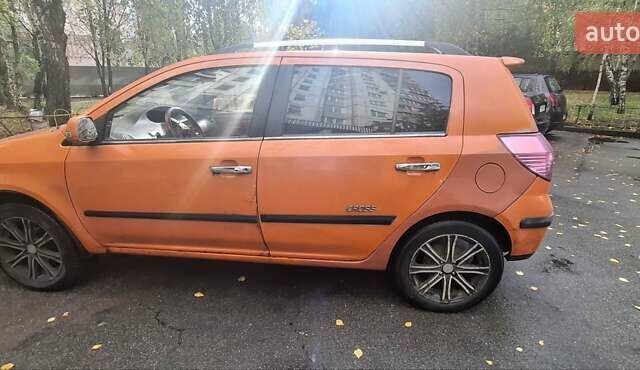 Джилі МК Крос 2012 у Києві на Automoto.ua Помаранчевий Джилі МК Крос, об'ємом двигуна 1.5 л та пробігом 198 тис. км за 2000 $, фото 3 на Automoto.ua