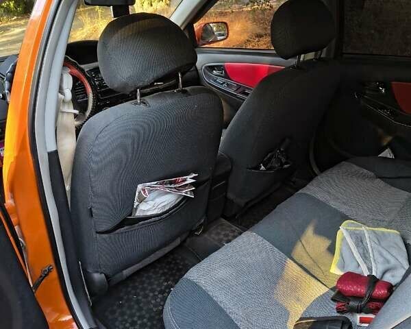 Оранжевый Джили МК Кросс, объемом двигателя 1.5 л и пробегом 96 тыс. км за 4000 $, фото 6 на Automoto.ua