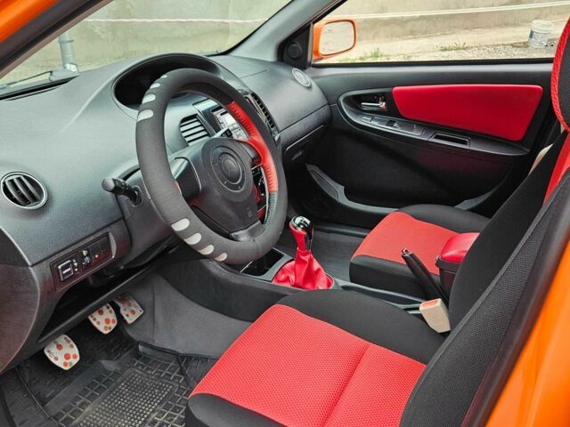 Помаранчевий Джилі МК Крос, об'ємом двигуна 1.5 л та пробігом 122 тис. км за 4200 $, фото 1 на Automoto.ua