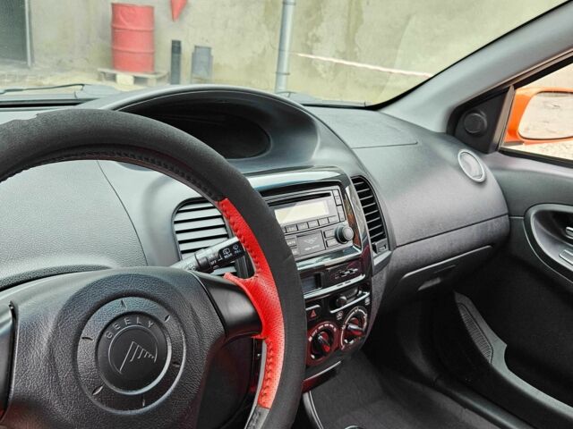 Помаранчевий Джилі МК Крос, об'ємом двигуна 1.5 л та пробігом 122 тис. км за 4200 $, фото 2 на Automoto.ua