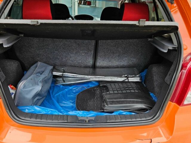 Помаранчевий Джилі МК Крос, об'ємом двигуна 1.5 л та пробігом 122 тис. км за 4200 $, фото 4 на Automoto.ua