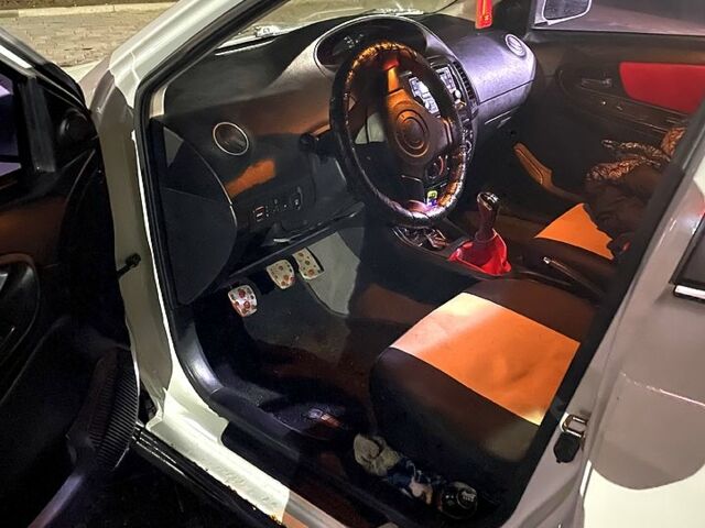 Белый Джили МК, объемом двигателя 1.5 л и пробегом 25000 тыс. км за 2800 $, фото 11 на Automoto.ua