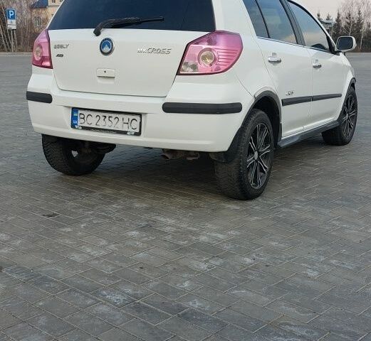 Белый Джили МК, объемом двигателя 1.5 л и пробегом 152 тыс. км за 3400 $, фото 1 на Automoto.ua