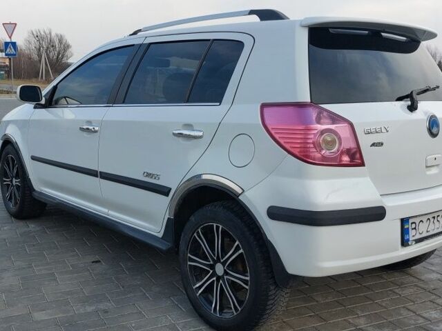 Белый Джили МК, объемом двигателя 1.5 л и пробегом 152 тыс. км за 3400 $, фото 2 на Automoto.ua