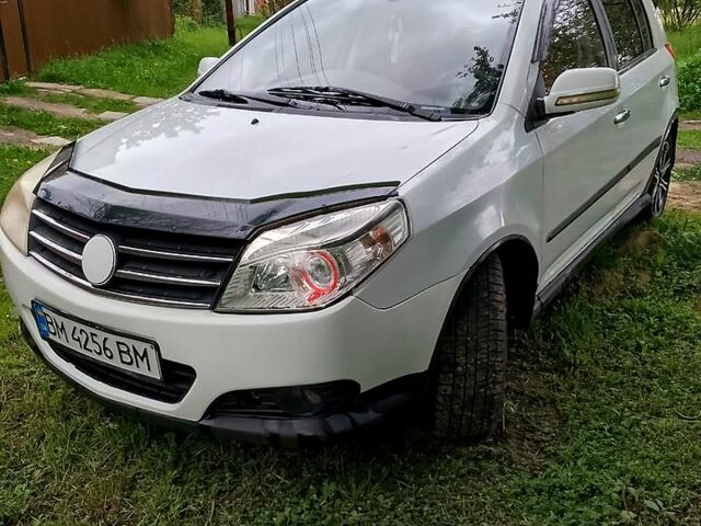Белый Джили МК, объемом двигателя 1.5 л и пробегом 115 тыс. км за 3800 $, фото 5 на Automoto.ua