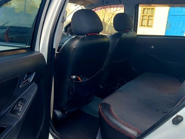 Белый Джили МК, объемом двигателя 1.5 л и пробегом 117 тыс. км за 3800 $, фото 12 на Automoto.ua