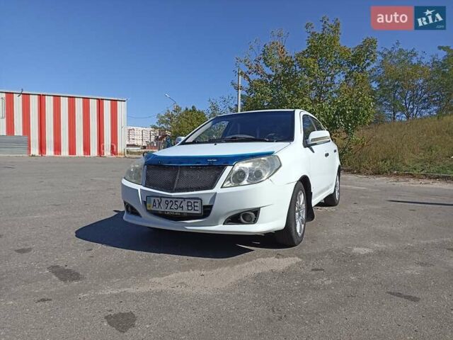 Белый Джили МК, объемом двигателя 1.59 л и пробегом 162 тыс. км за 2100 $, фото 7 на Automoto.ua