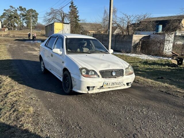 Белый Джили МК, объемом двигателя 1.5 л и пробегом 200 тыс. км за 800 $, фото 1 на Automoto.ua