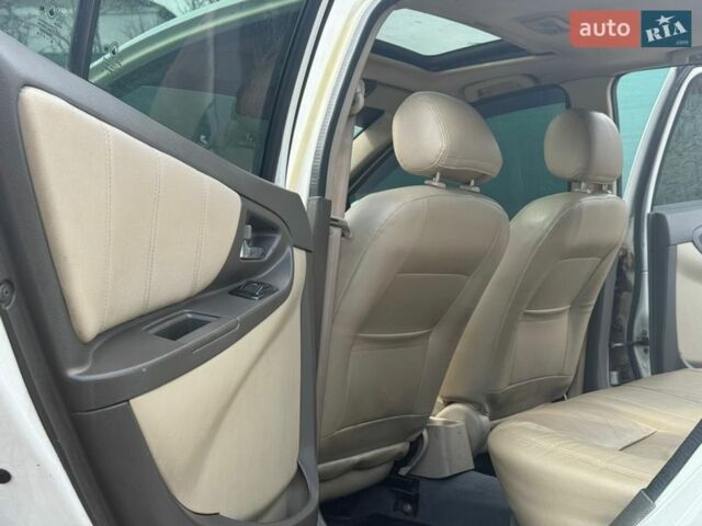 Білий Джилі МК, об'ємом двигуна 1.6 л та пробігом 156 тис. км за 2400 $, фото 8 на Automoto.ua