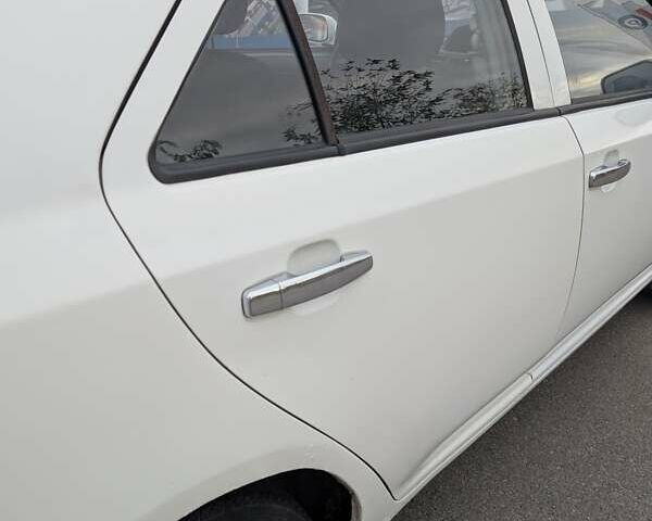 Белый Джили МК, объемом двигателя 1.59 л и пробегом 28 тыс. км за 2000 $, фото 13 на Automoto.ua