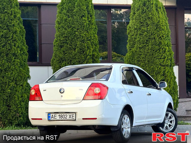 Белый Джили МК, объемом двигателя 1.5 л и пробегом 190 тыс. км за 2700 $, фото 2 на Automoto.ua