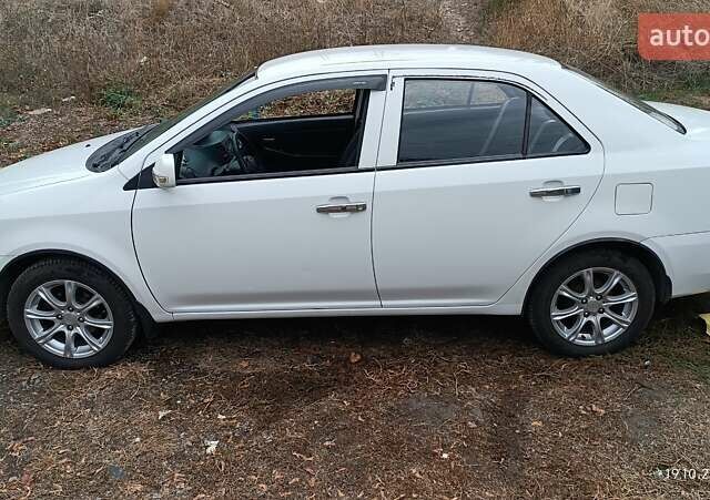 Білий Джилі МК, об'ємом двигуна 1.5 л та пробігом 98 тис. км за 3700 $, фото 3 на Automoto.ua